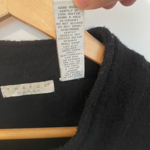 Black Wool Cape - Picture 11 of 11